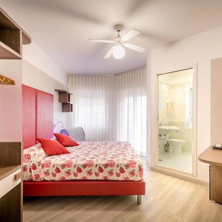Hotel All'Orologio 3 Stelle Superior Caorle Exterior photo