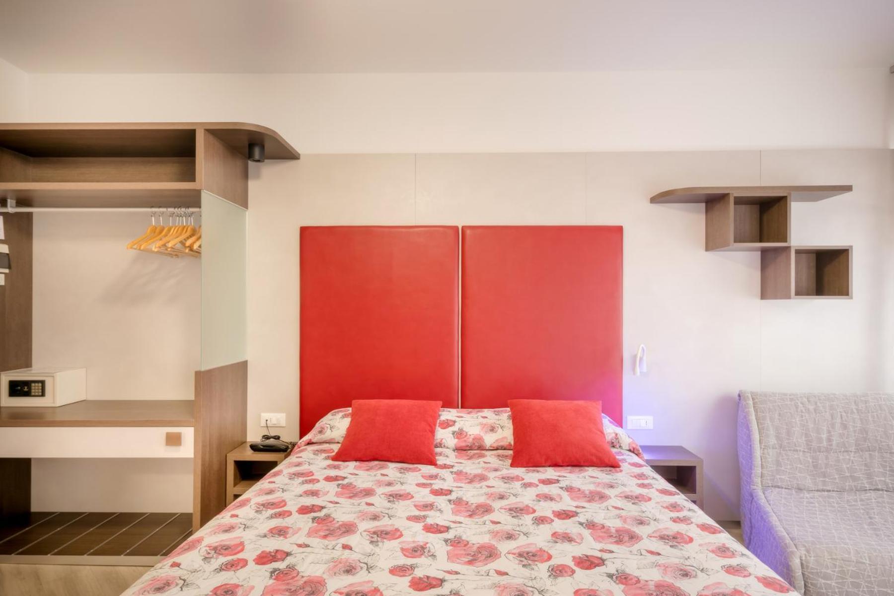 Hotel All'Orologio 3 Stelle Superior Caorle Exterior photo