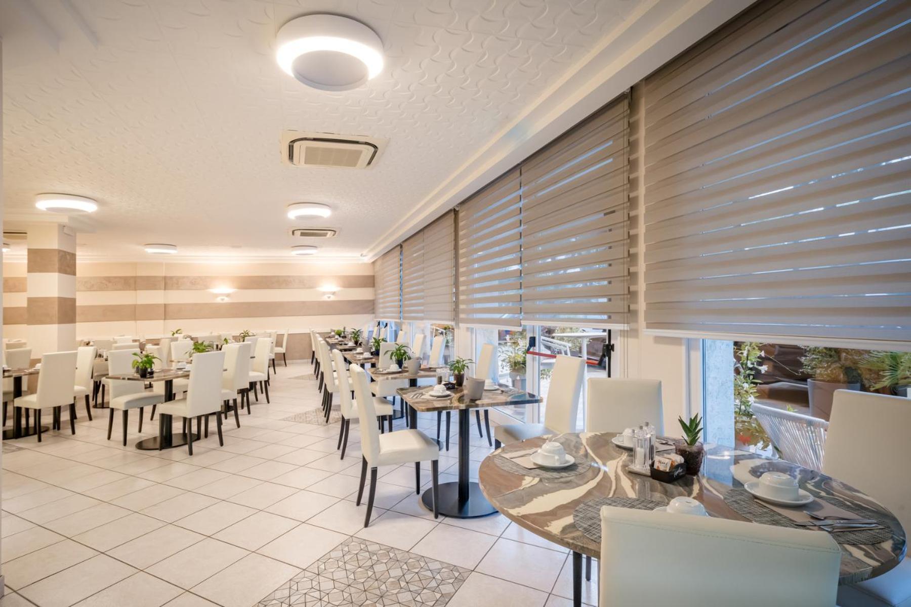Hotel All'Orologio 3 Stelle Superior Caorle Exterior photo