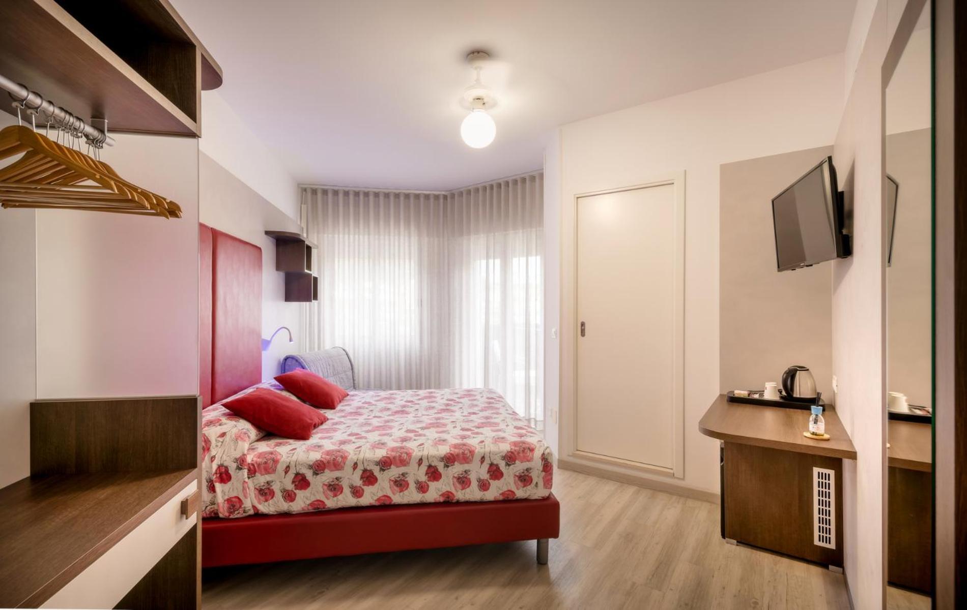 Hotel All'Orologio 3 Stelle Superior Caorle Exterior photo