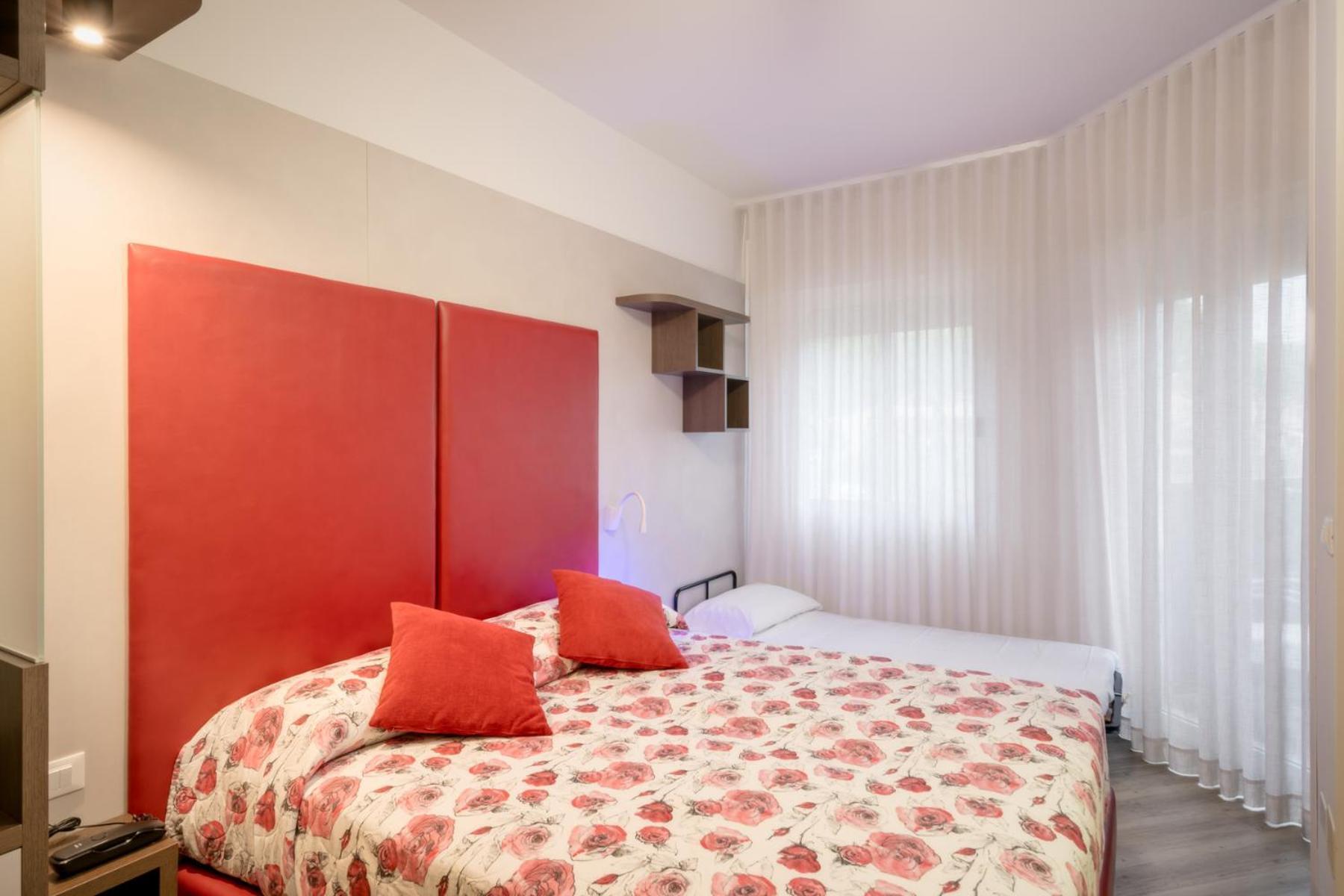 Hotel All'Orologio 3 Stelle Superior Caorle Exterior photo